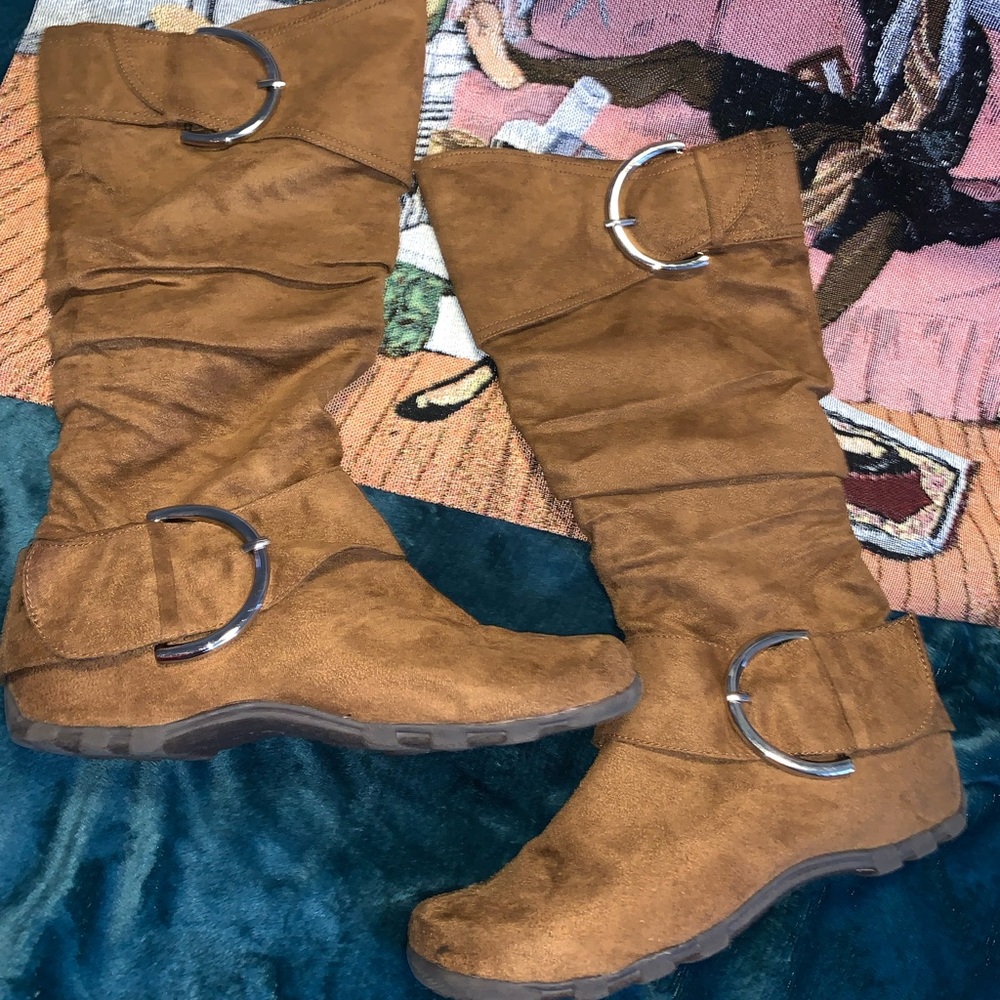 Brown, size 6, never worn
